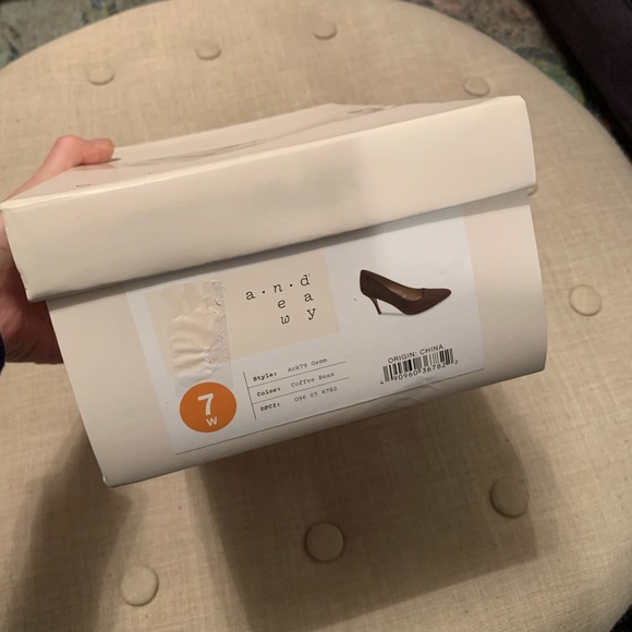 NIB A New Day Gemma Wide Pointed Faux Suede Pumps - Picture 7 of 7